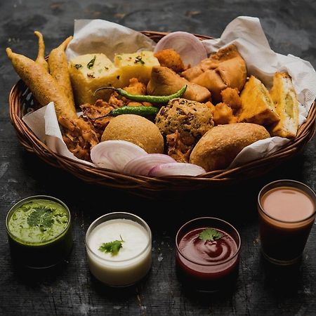 Capital O Bvh Hospitality Near Pvr Ansal Plaza Greater Noida 호텔 외부 사진
