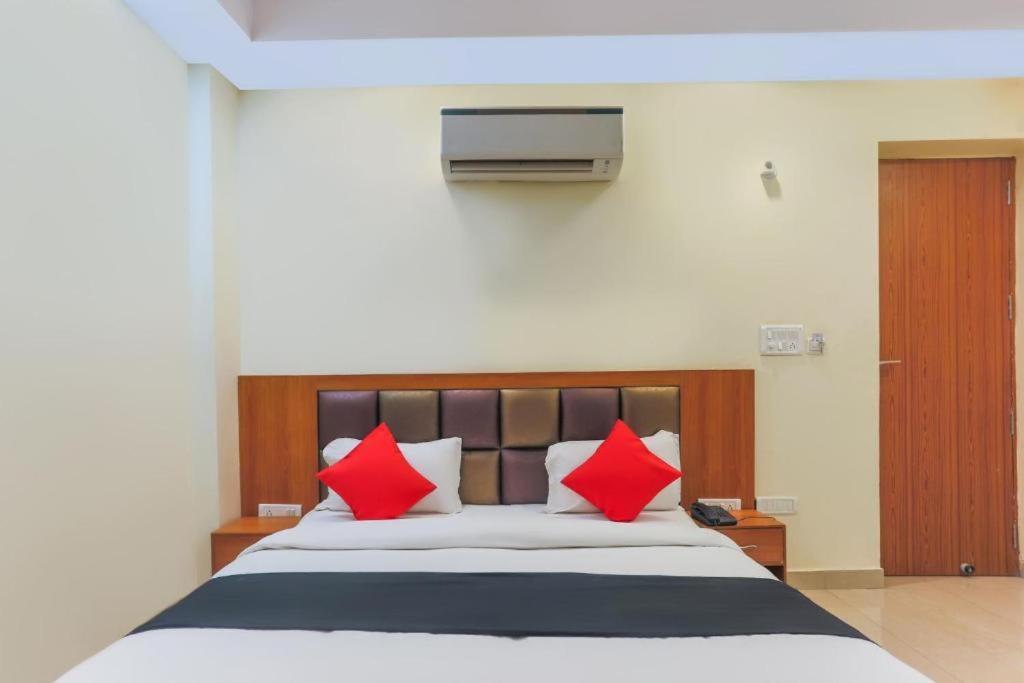 Capital O Bvh Hospitality Near Pvr Ansal Plaza Greater Noida 호텔 외부 사진