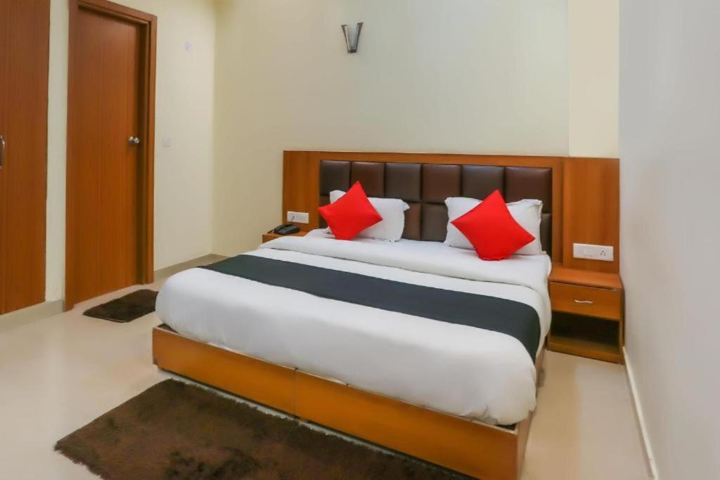 Capital O Bvh Hospitality Near Pvr Ansal Plaza Greater Noida 호텔 외부 사진
